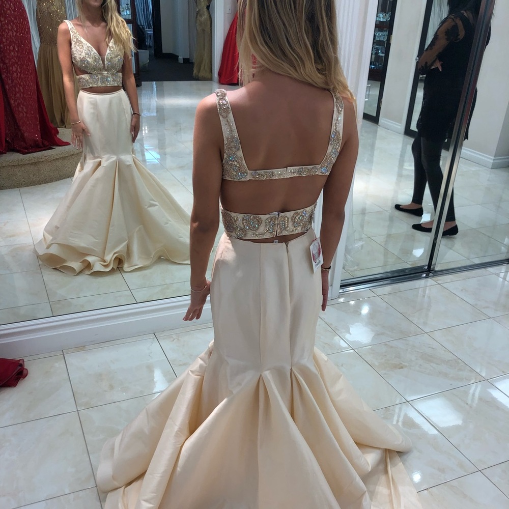 Prom Dress - Picture 2 of 7